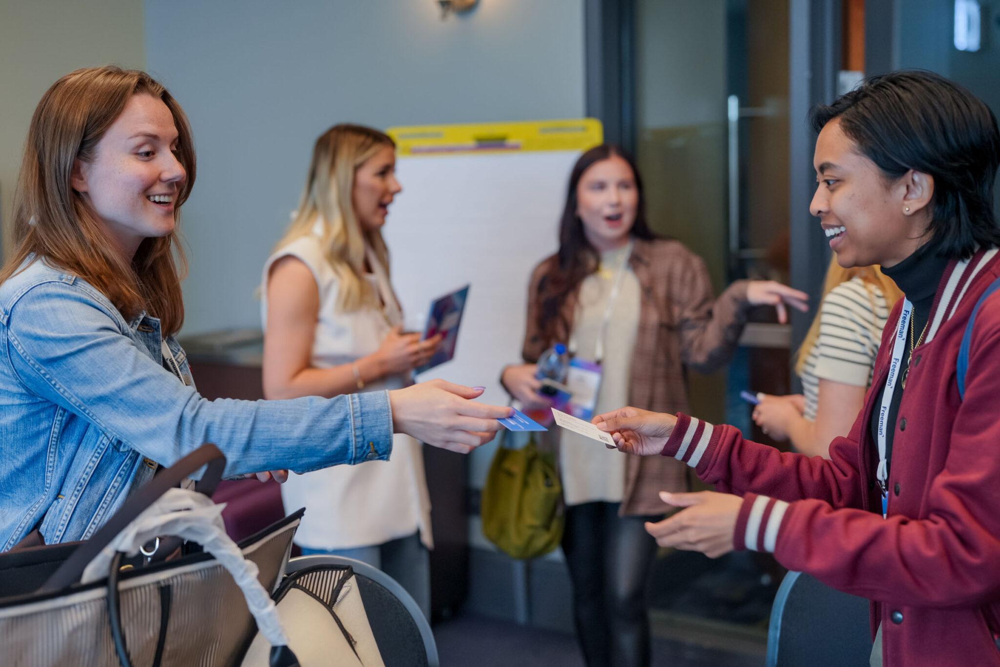 Networking Experience Networking: 3 Dos and Don'ts - Freeman